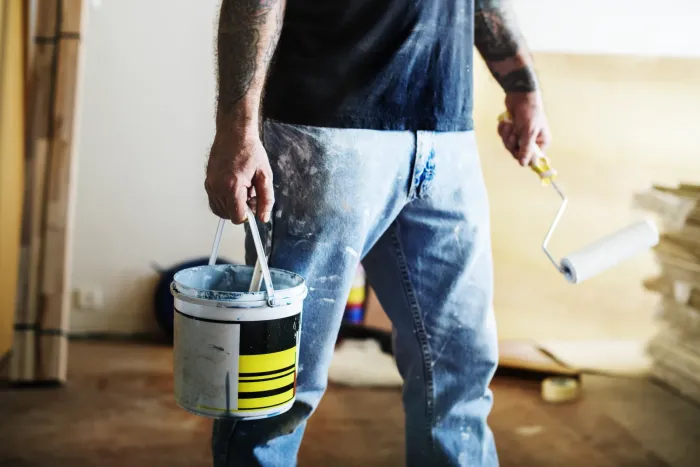 Rénovation après dégât des eaux à Bouliac: pièce en travaux
